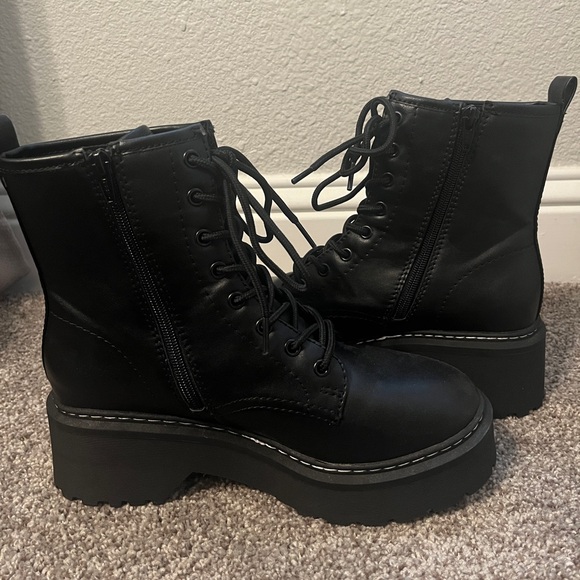 Platform boots - Picture 3 of 3